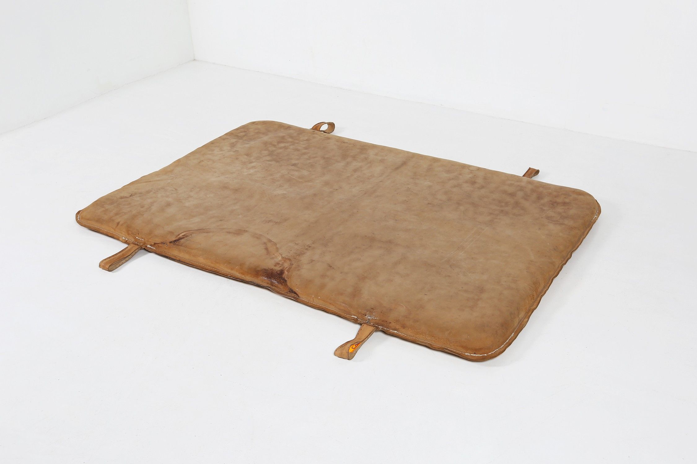 Vintage Industrial Gym Mat in Thick Cow Leather, Belgium 1930sthumbnail